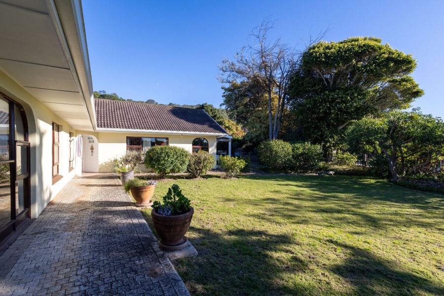 4 Bedroom Property for Sale in Lower Robberg Western Cape